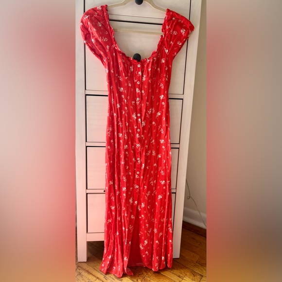 h&m red and white dress H&M Voluminous Dress (White/Red floral)
